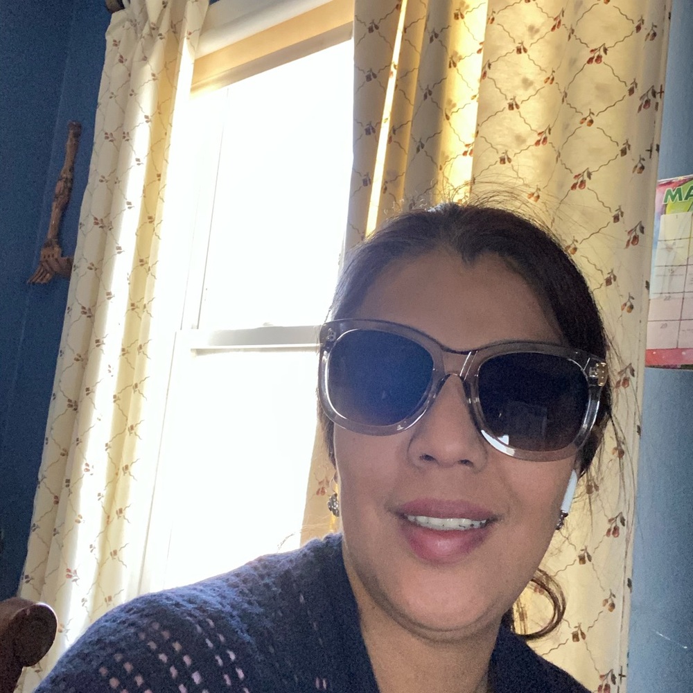 Meet your Posher, Angela